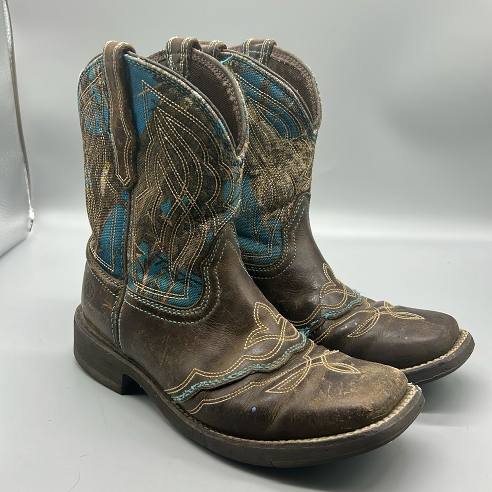 Ariat Sqaure Toe Blue Camo Boot sz 6B